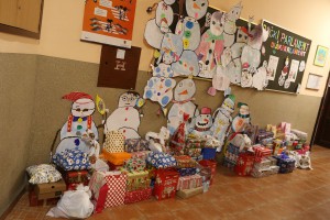 Paketići za decu OiSŠ "Dositej Obradović" i "Žarko Zrenjanin"