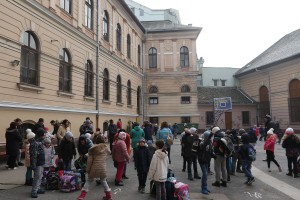 Paketići za decu OiSŠ "Dositej Obradović" i "Žarko Zrenjanin"