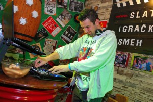 Humanitarna žurka za praznične paketiće