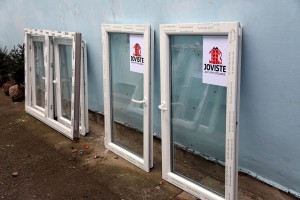 Donacija PVC prozora kompanije Joviste udruženju za pomoć osobama sa autizmom