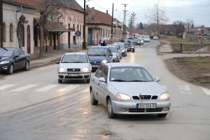 Povratak sa seče badnjaka u šumi na Makovoj sedmici