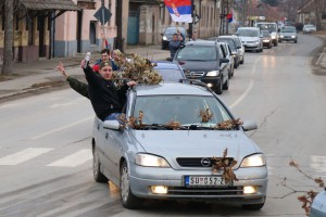 Povratak sa seče badnjaka u šumi na Makovoj sedmici