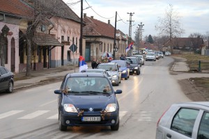 Povratak sa seče badnjaka u šumi na Makovoj sedmici