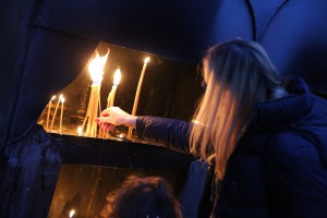 Badnji dan u Subotici - Litija kroz grad, umetnički program i paljenje badnjaka na Trgu