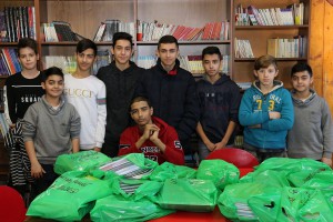 Predaja udžbenika za decu iz romske zajednice koja pohađaju ovu školu