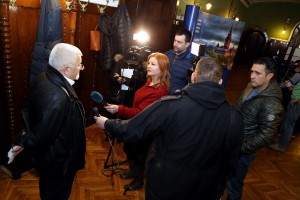 Uručenje ugovora za kupovinu seoskih kuća sa okućnicom