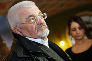 Uručenje ugovora za kupovinu seoskih kuća sa okućnicom