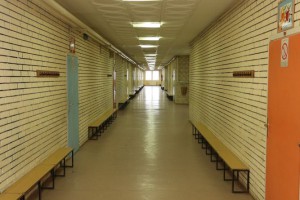 Poseta pokrajinskog sekretara školi povodom završenih radova na ugradnji PVC stolarije