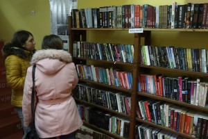 Police prepune knjiga različitih žanrova