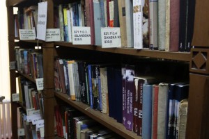 Police prepune knjiga različitih žanrova