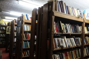 Police prepune knjiga različitih žanrova