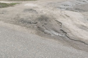 Neasfaltirana Sutjeska ulica u MZ "Zorka"