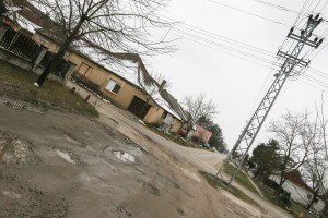 Neasfaltirana Sutjeska ulica u MZ "Zorka"