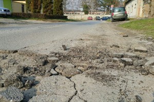 Rupe na putevima
