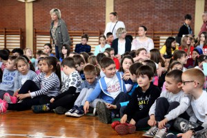 Predavanje o osnovnim pravilima bezbednog i pravilnog ponašanja u blizini pruge i na putnim prelazima