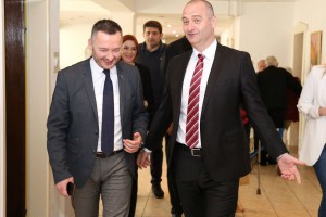 Uručivanje ugovora za projekte finansirane iz APV