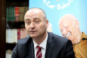 Uručivanje ugovora za projekte finansirane iz APV