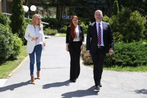 Uručivanje ugovora za projekte finansirane iz APV