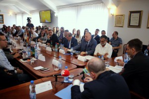 Okrugli sto "Ekonomski, privredni i poslovni aspekti unutrašnjeg dijaloga o KiM"