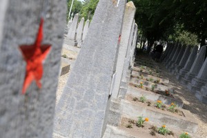 Polaganje venaca u Spomen parku povodom Dana pobede nad fašizmom