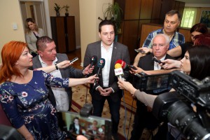 Ministar Branko Ružić na sastanku sa predstavnicima nacionalnih saveta