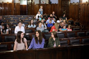 Dodela diploma učenicima na takmičenjima iz srpskog jezika