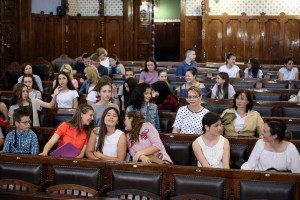 Dodela diploma učenicima na takmičenjima iz srpskog jezika