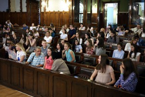 Dodela diploma učenicima na takmičenjima iz srpskog jezika