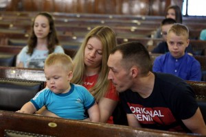 Dodela diploma učenicima na takmičenjima iz srpskog jezika