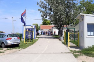 Podela ramazanskih paketa izbeglicama i migrantima u Prihvatnom centru