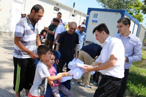 Podela ramazanskih paketa izbeglicama i migrantima u Prihvatnom centru