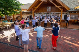 Otkrivanje bisti sastavu "8 tamburaša" i Zvonku Bogdanu + koncert i druženje