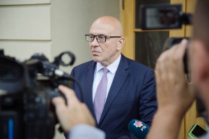 Ministar kulture i informisanja u obilasku pozorišta i muzeja