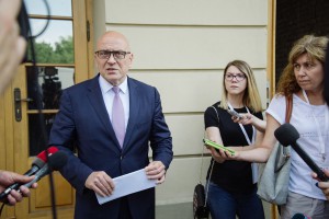 Ministar kulture i informisanja u obilasku pozorišta i muzeja