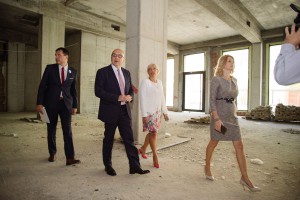 Ministar kulture i informisanja u obilasku pozorišta i muzeja