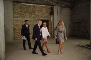 Ministar kulture i informisanja u obilasku pozorišta i muzeja