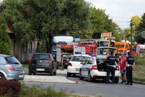 Udes kamiona i autobusa u Bajnatskoj ulici