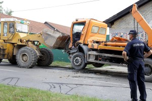 Udes kamiona i autobusa u Bajnatskoj ulici