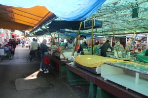 Prodavci na Mlečnoj pijaci