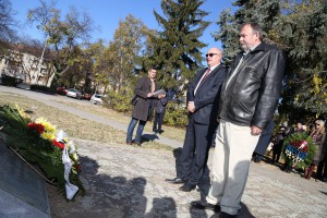 Polaganje venaca na Spomenik "Balada vešanih"