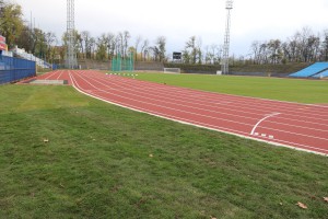 Rekonstruisani stadion (nova trava i atletska staza)