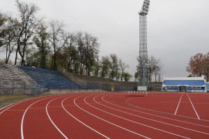 Rekonstruisani stadion (nova trava i atletska staza)