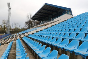 Rekonstruisani stadion (nova trava i atletska staza)
