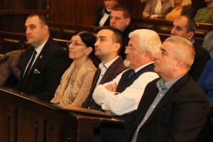 Uručivanje ugovora za dodelu paketa građevinskog materijala izbegličkim porodicama iz BiH i Hrvatske