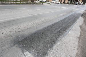 Radovi na saniranju asfalta na Somborskom putu