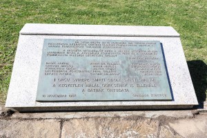 Polaganje venaca na Spomenik "Balada vešanih"