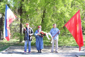 Polaganje venaca na Spomenik "Balada vešanih"
