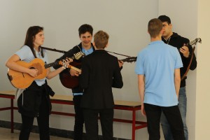 Svečano otvaranje republičkih takmičenja iz hemije, nemetala i grafičarstva, odnosno tekstila i kožarstva