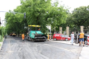 Obilazak radova na asfaltiranju Zmaj Jovine ulice