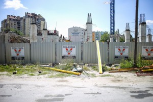 Na licu mesta nakon urušavanja temelja na građevinskom prostoru